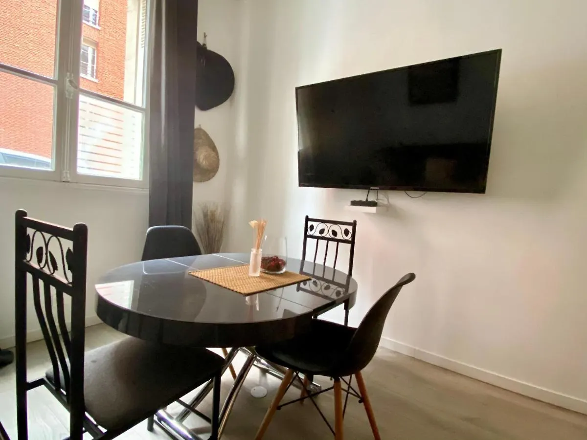 Arc De Triomphe-carnot Luxury & Design